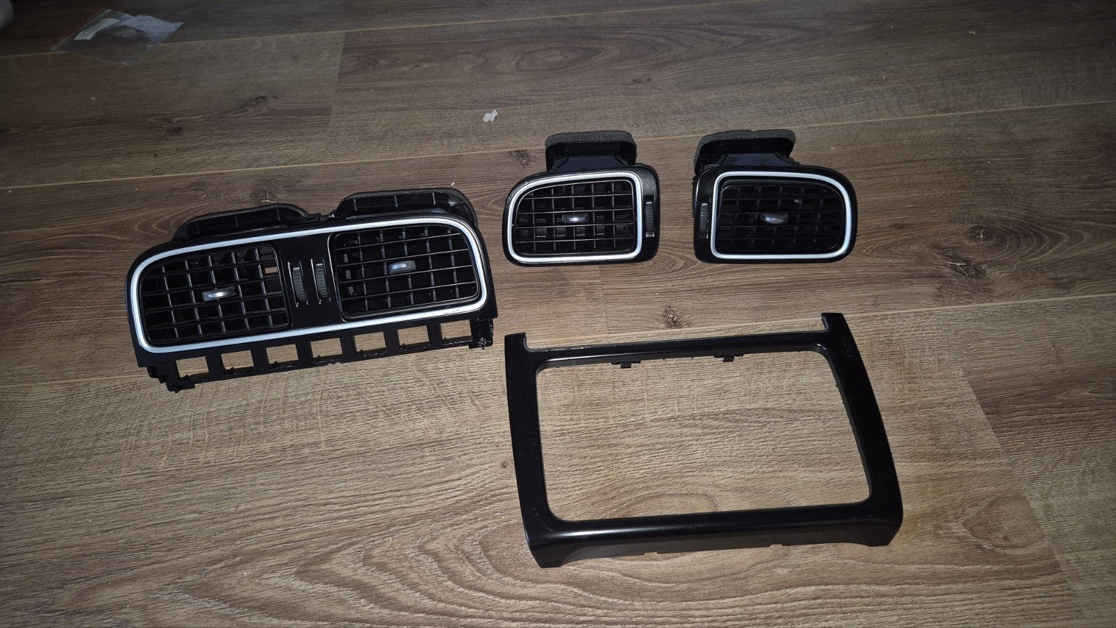 VW Polo Ventilatie Roosters Glans Zwart met Sierlijsten, Auto-onderdelen, Ophalen of Verzenden, Gebruikt, Volkswagen