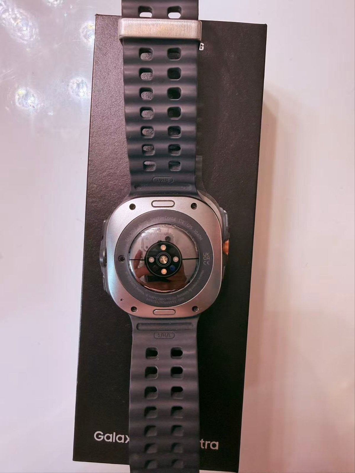Foto 5 van Samsung Galaxy Watch Ultra met extra bandjes en accessoires