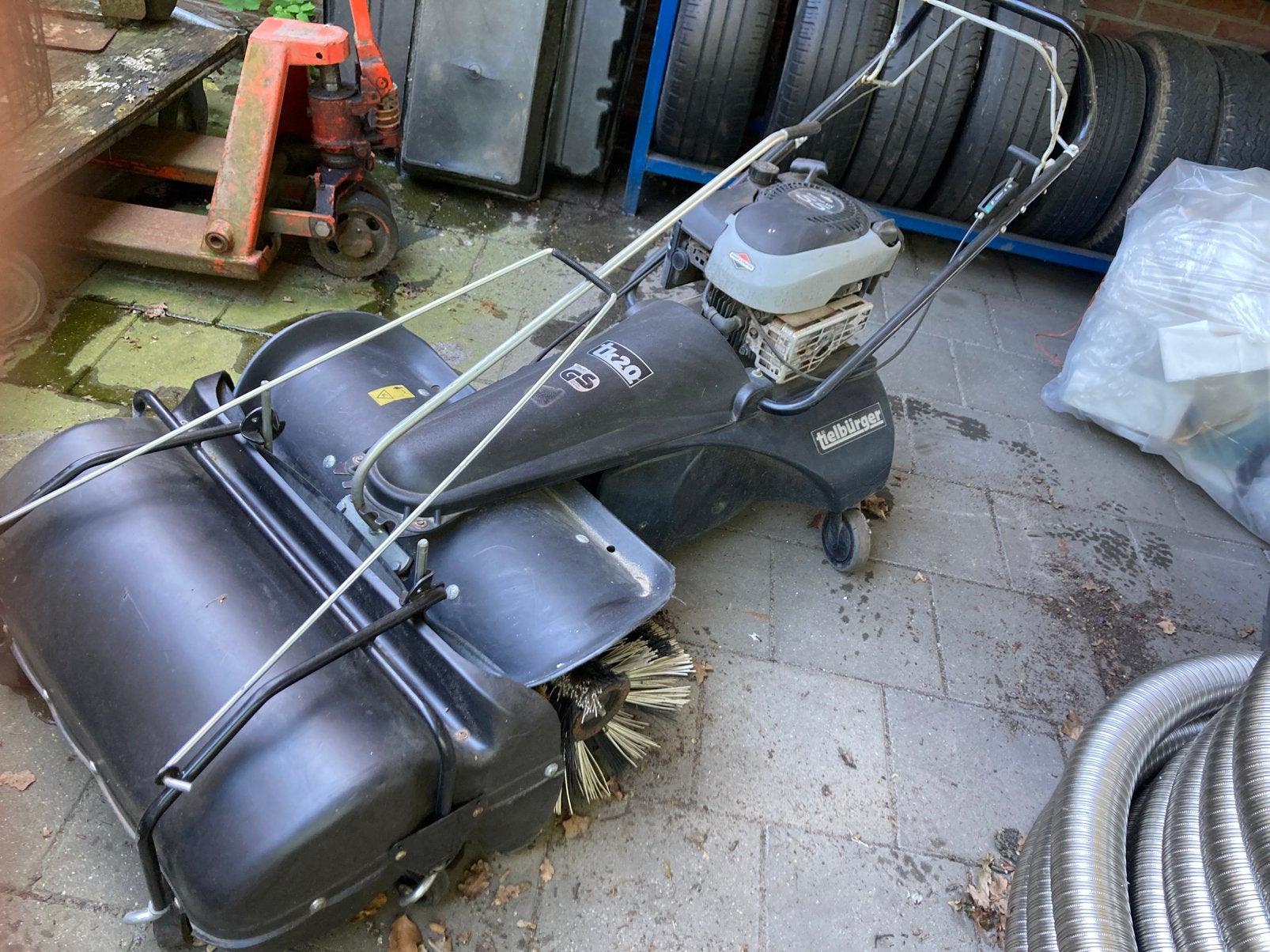 Tielburger tk20 veegmachine, Ophalen, Gebruikt