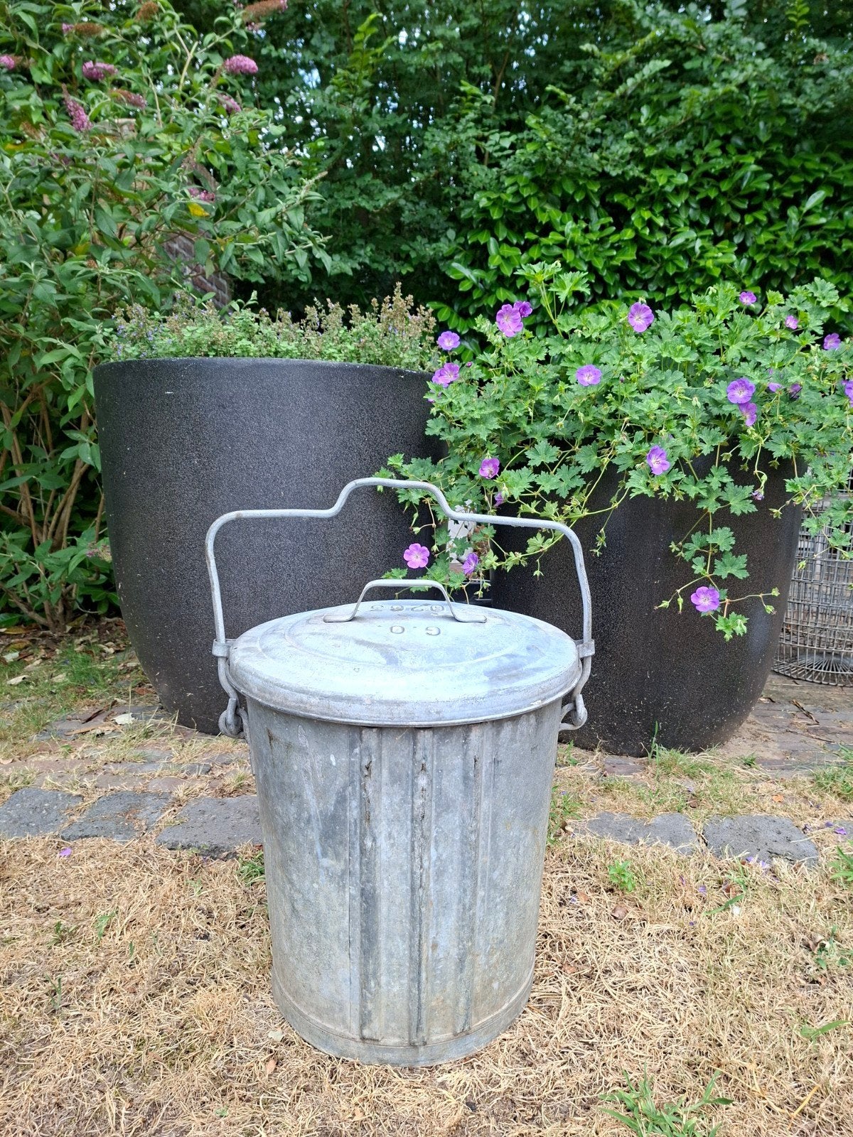Oude zinken bak met deksel , vuilnisbak , emmer , wasketel, Gebruikt, Rond, Ophalen of Verzenden, Metaal