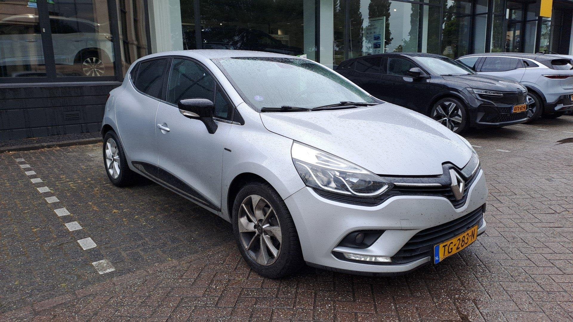 Renault Clio 0.9 TCe Intens | Navigatie | Parkeersensoren |, Voorwielaandrijving, Stof, Gebruikt, 49 €/maand