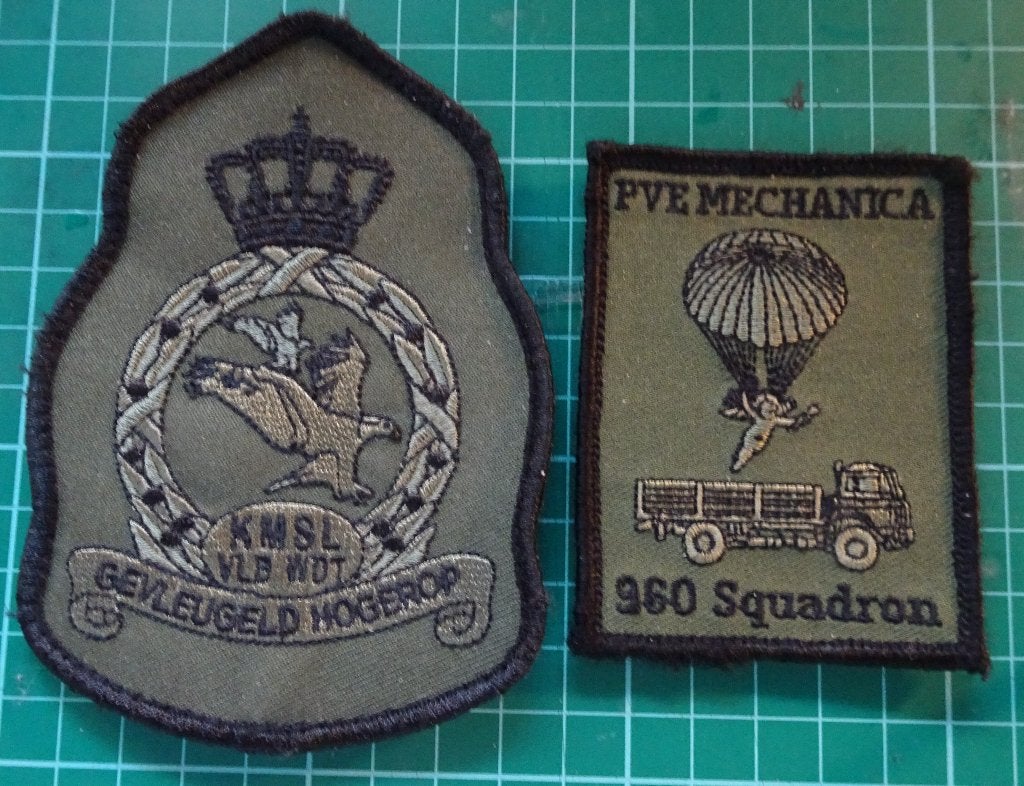 2 patches in 1 koop 960SQN en KMSL Luchtmacht, Verzamelen, Ophalen of Verzenden, Luchtmacht, Nederland, Embleem of Badge
