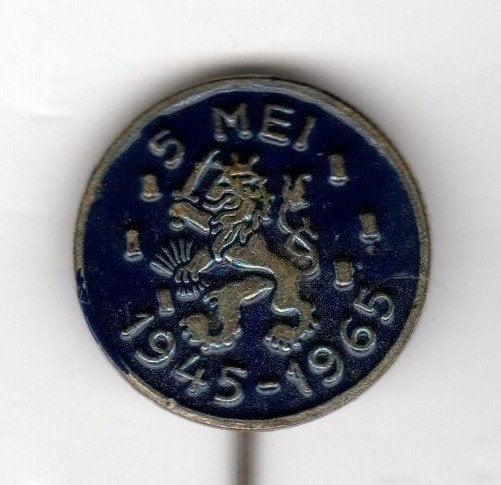 Speldje BEVRIJDING 5 MEI 1945 1965 NEDERLANDSE LEEUW BLAUW, Ophalen of Verzenden, Zo goed als nieuw, Overige onderwerpen