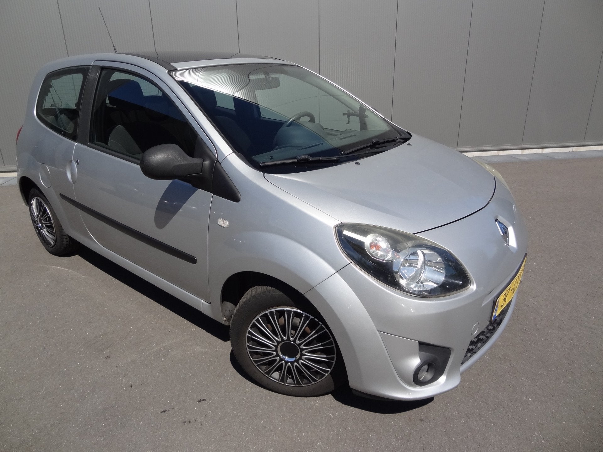 Renault Twingo 1.2 | PANO | AIRCO | NL-AUTO (bj 2008), Voorwielaandrijving, Gebruikt, 31 €/maand, 4 cilinders