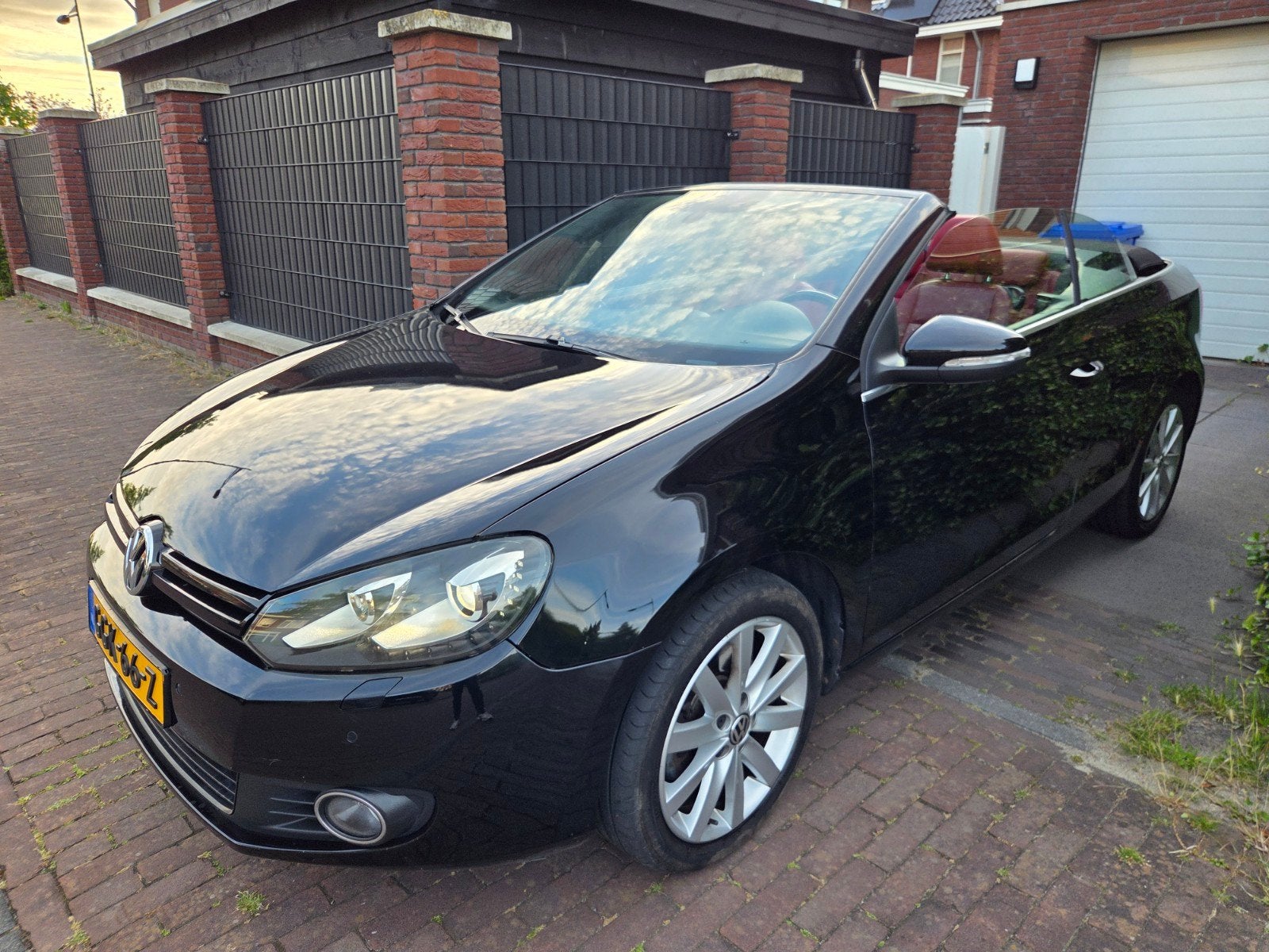 Cabrio Volkswagen Golf 1.4 TSI  160PK 7-DSG 2012 Zwart, Auto's, Volkswagen, Particulier, Golf, Achteruitrijcamera, Adaptieve lichten
