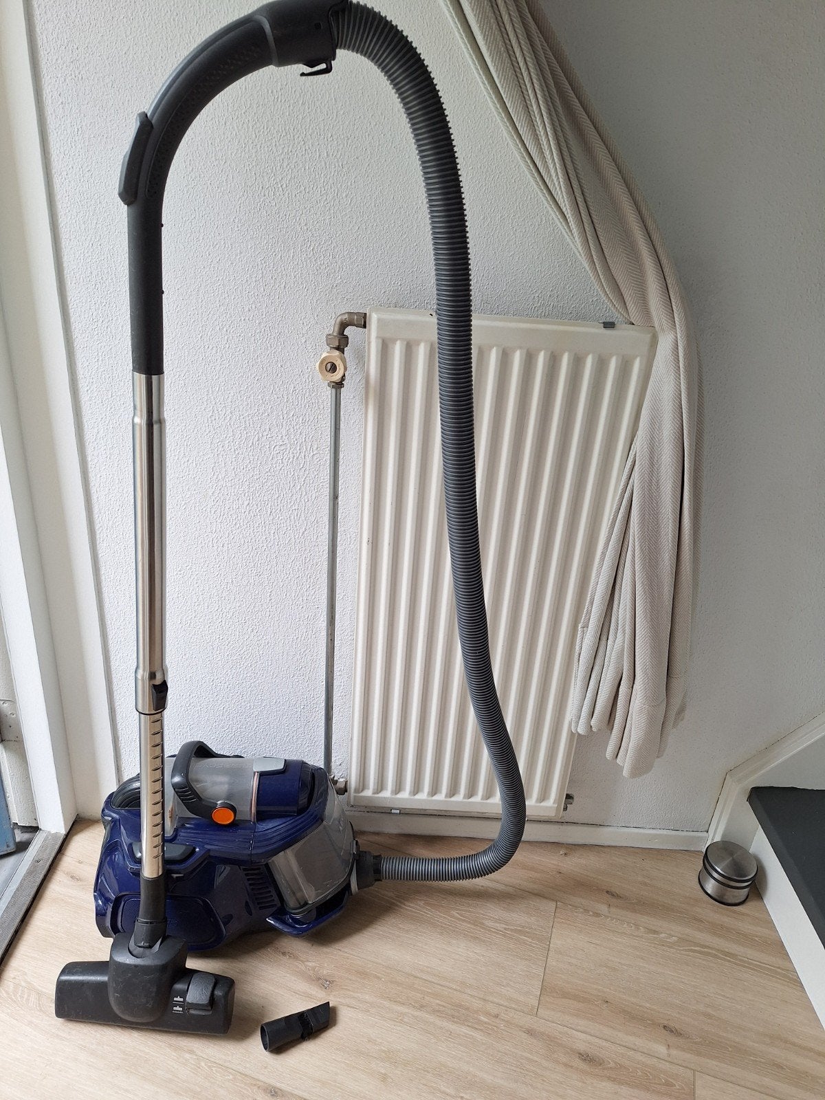 Aeg stofzuiger met gebreken, Witgoed en Apparatuur, Ophalen, Gebruikt, Reservoir, AEG