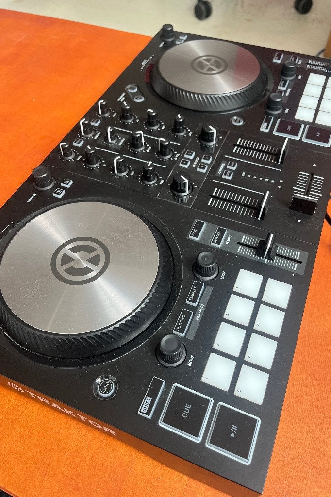 Traktor Kontrol S2 MK3 inclusief Traktor DJ licentie, Muziek en Instrumenten, Ophalen of Verzenden, Zo goed als nieuw, Dj-set