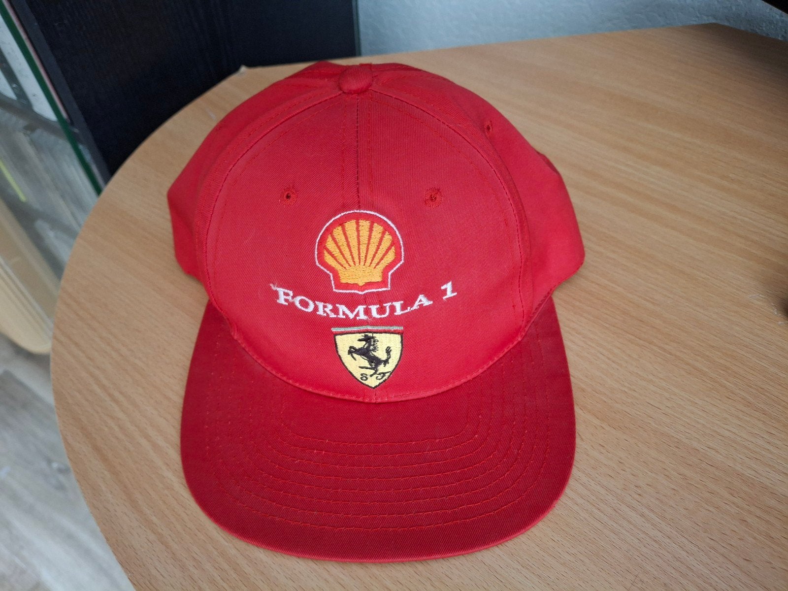 Cap Shell / Formula 1 / Scuderia Ferrari.
De conditie is geb, Ophalen of Verzenden, Gebruikt, Formule 1