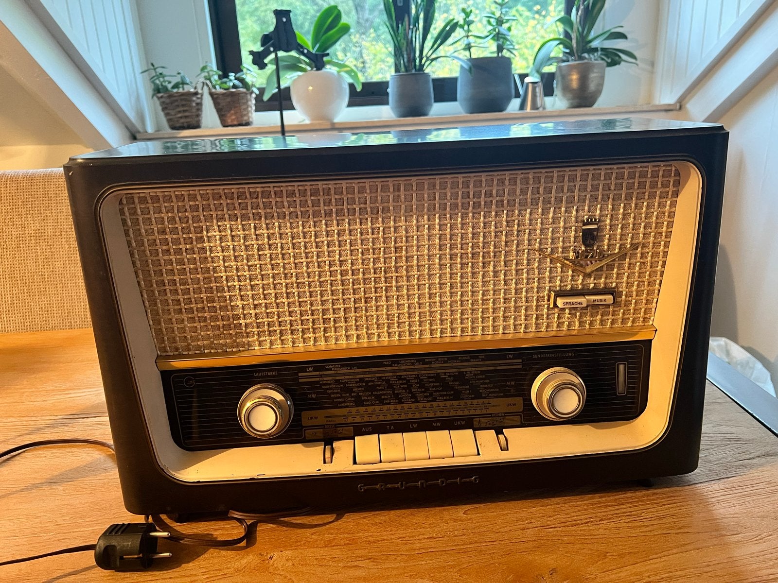 Vintage Grundig Radio Type 1070 - Klassieke Buizenradio, Audio, Tv en Foto, Ophalen, Gebruikt, Radio