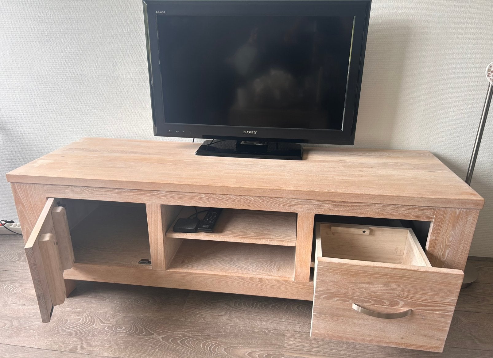 Licht eikenhout tv-meubel, Huis en Inrichting, Kasten | Televisiemeubels, Ophalen, 100 tot 150 cm, Eikenhout, Zo goed als nieuw