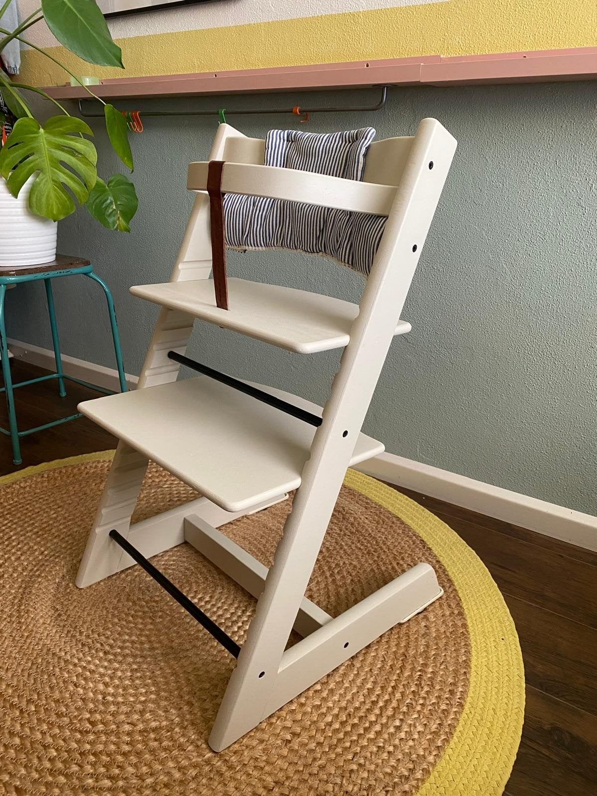 Stokke Triptrap in de kleur French Linen, Ophalen, Zo goed als nieuw, Meegroeistoel, Aanschuifbaar