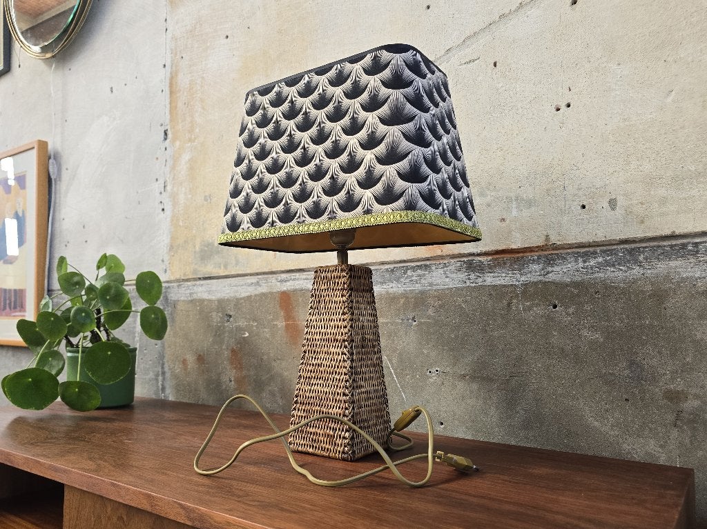 Mid Century Design Tafellamp | Vintage Lamp Nieuwe Kap Rotan, 49 cm, Vintage, Met schakelaar, Meerkleurig