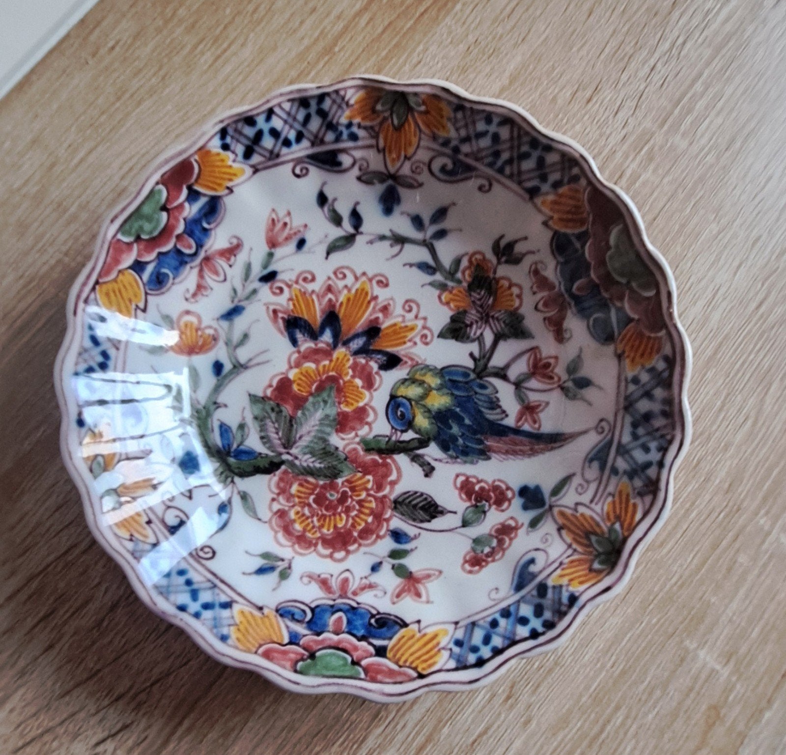 Antiek Makkum Wandbordje met Bloemen en Vogeldecor, Ophalen of Verzenden