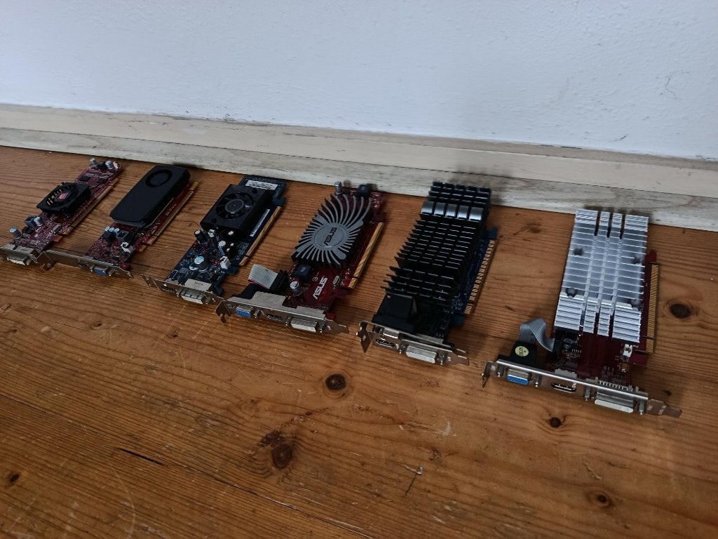 6 stuks Videokaarten PCIe Low profile Nvidia Ati Radeon GPU, Computers en Software, Gebruikt, PCI-Express 2, GDDR3, Ophalen of Verzenden