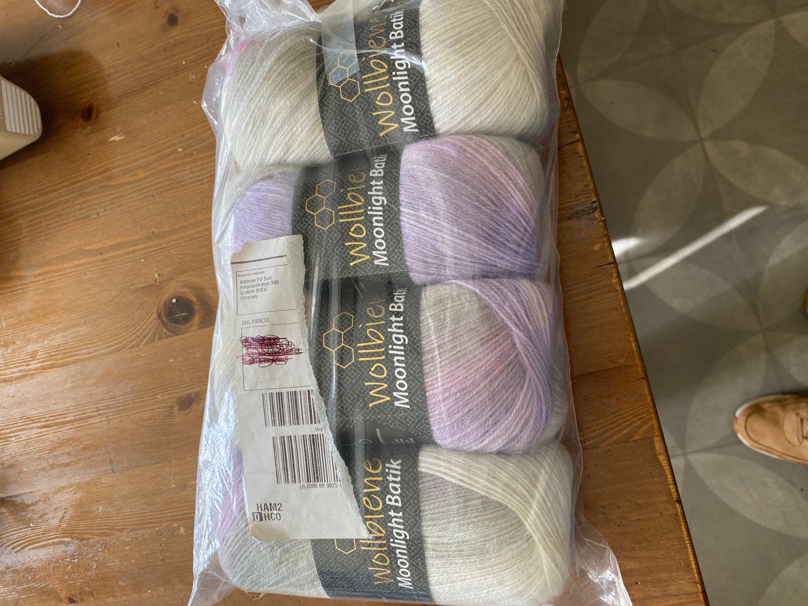4 bollen van 100 gr wolbiene moonlight breigaren, Hobby en Vrije tijd, Ophalen of Verzenden, Zo goed als nieuw, Breien of Haken