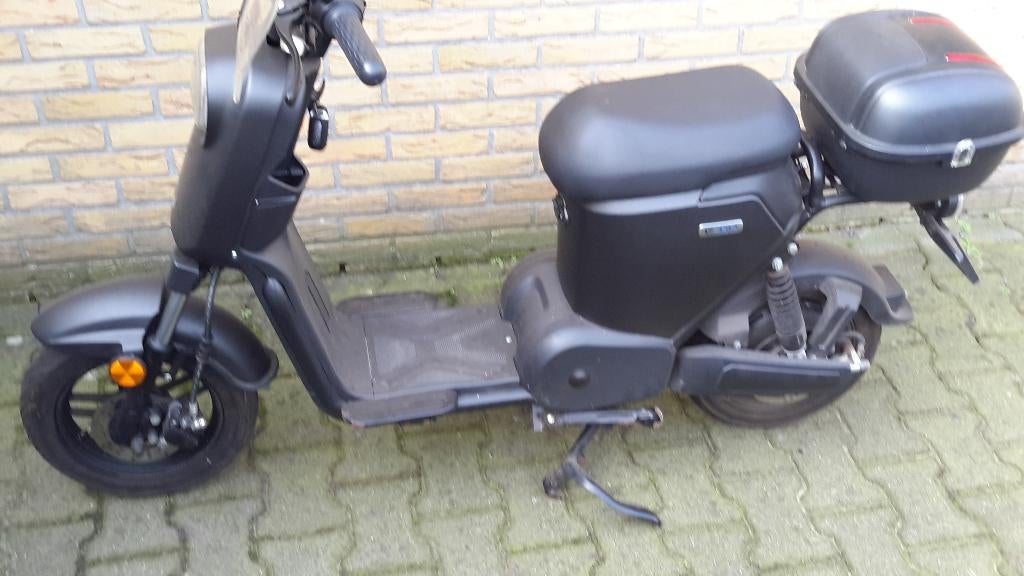 iva elektrische snor scooter bouwjaar 2021, Elektrisch, Zo goed als nieuw, Ophalen, Overige merken