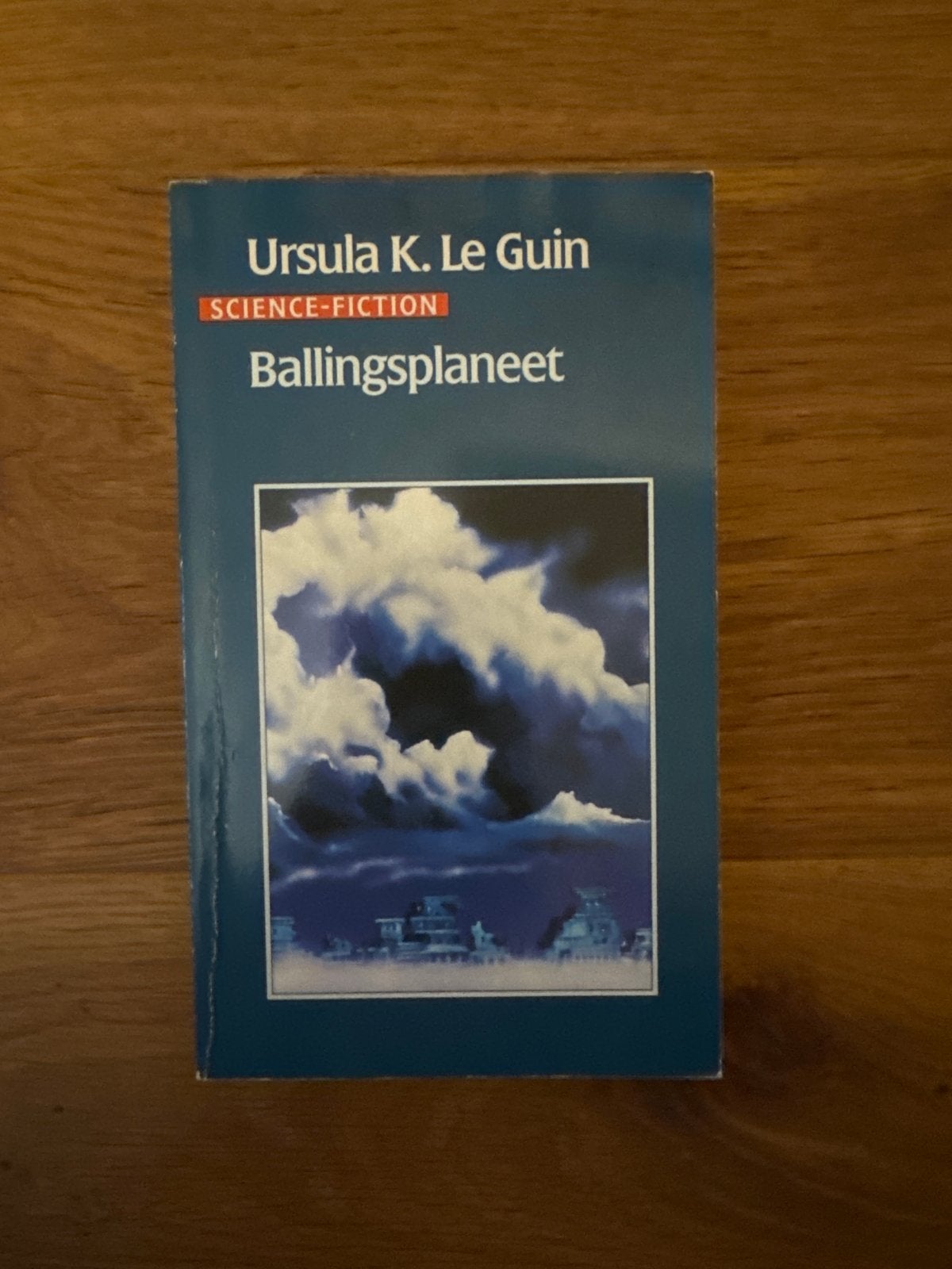 Ballingsplaneet - Ursula K. Le Guin (Science Fiction), Boeken, Ophalen of Verzenden, Gelezen