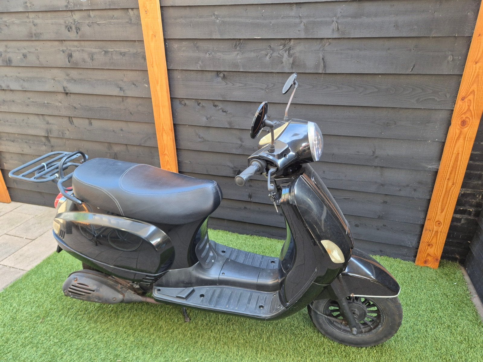 Zwarte Thurbho Scooter, Fietsen en Brommers, Ophalen of Verzenden, Benzine, Overige merken