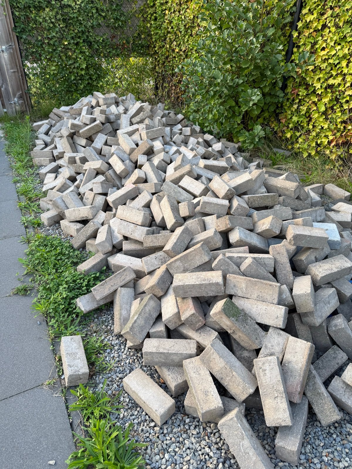 Gebruikte betonklinkers ca.11 m², Tuin en Terras, Ophalen, Overige materialen, Gebruikt, Klinkers