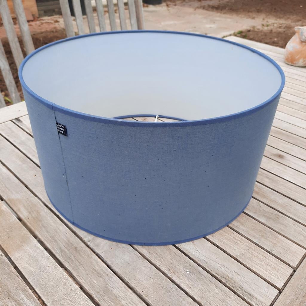 Blauwe lampenkap - diameter 45 cm, hoogte 23 cm, Huis en Inrichting, Lampen | Lampenkappen, Ophalen, Gebruikt, Blauw, Rond