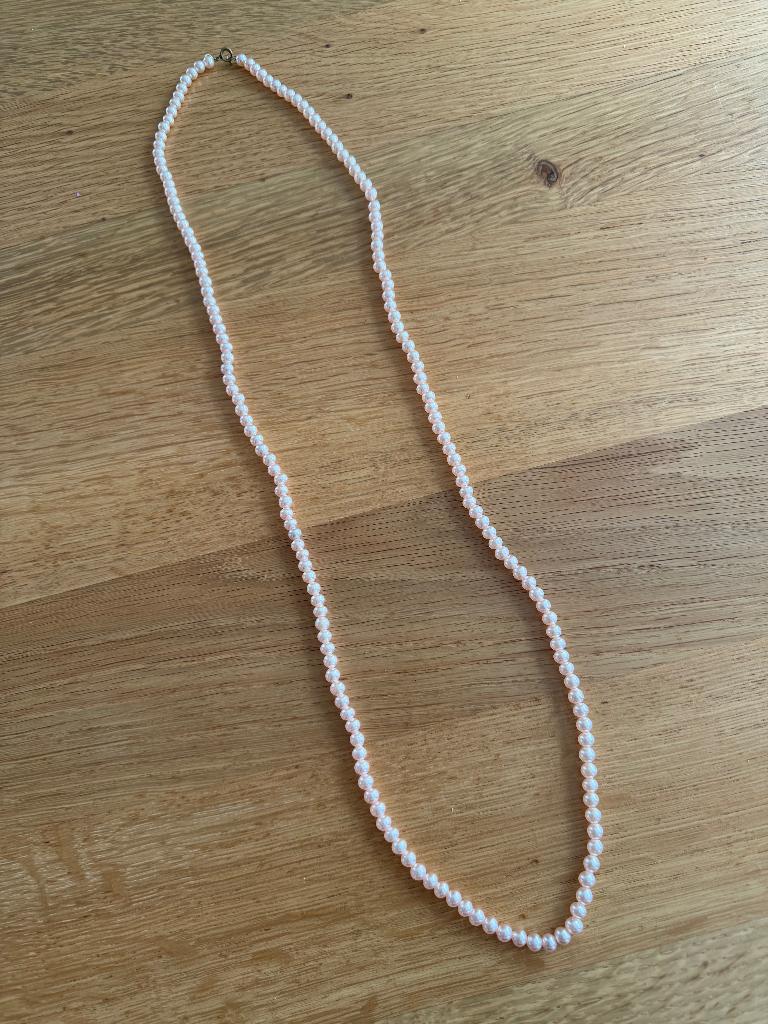 Lange parelketting, Ophalen of Verzenden, Zo goed als nieuw, Overige kleuren, Overige materialen
