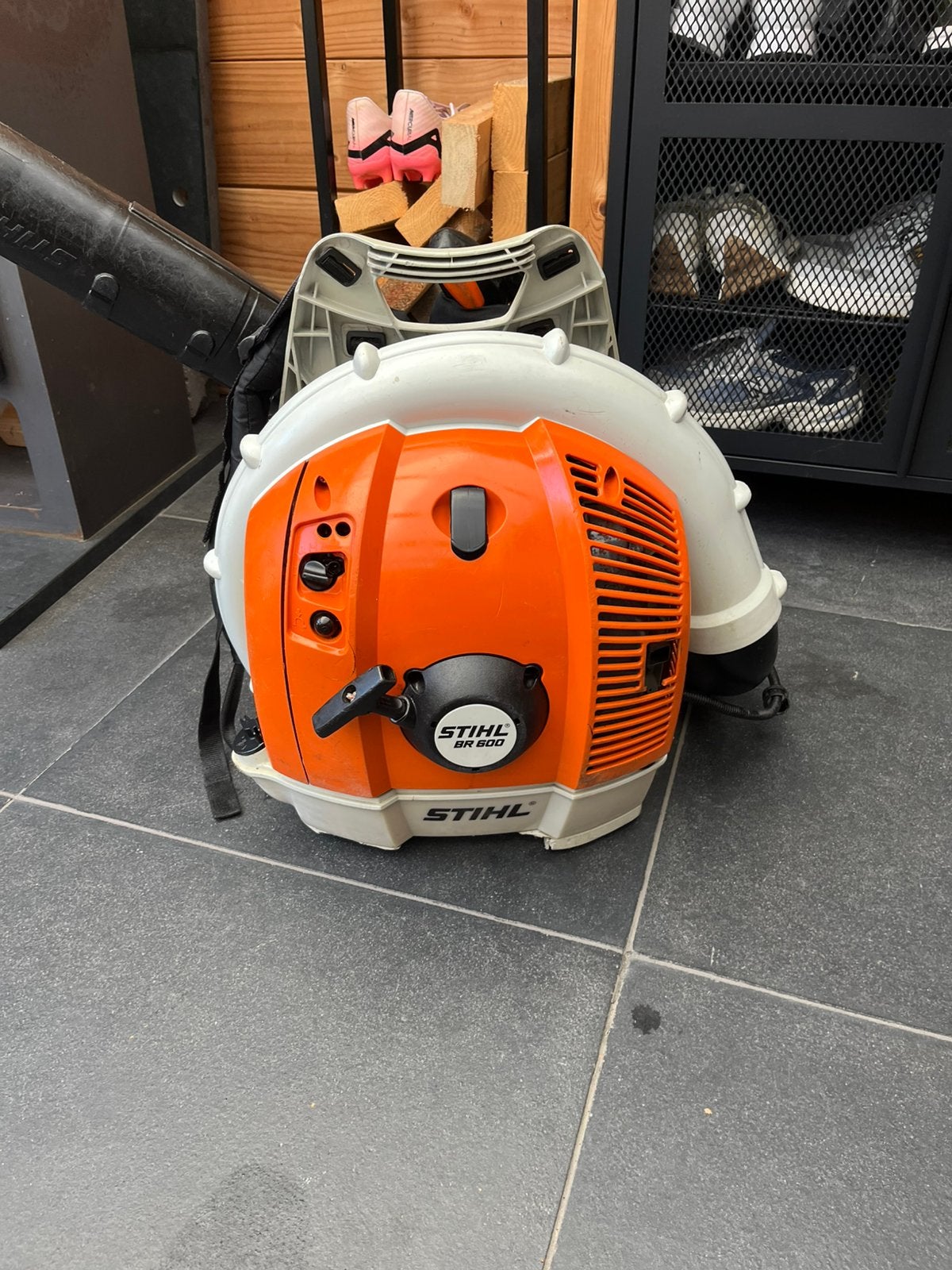 Stihl BR600 bladblazer, Ophalen, Zo goed als nieuw, Benzine
