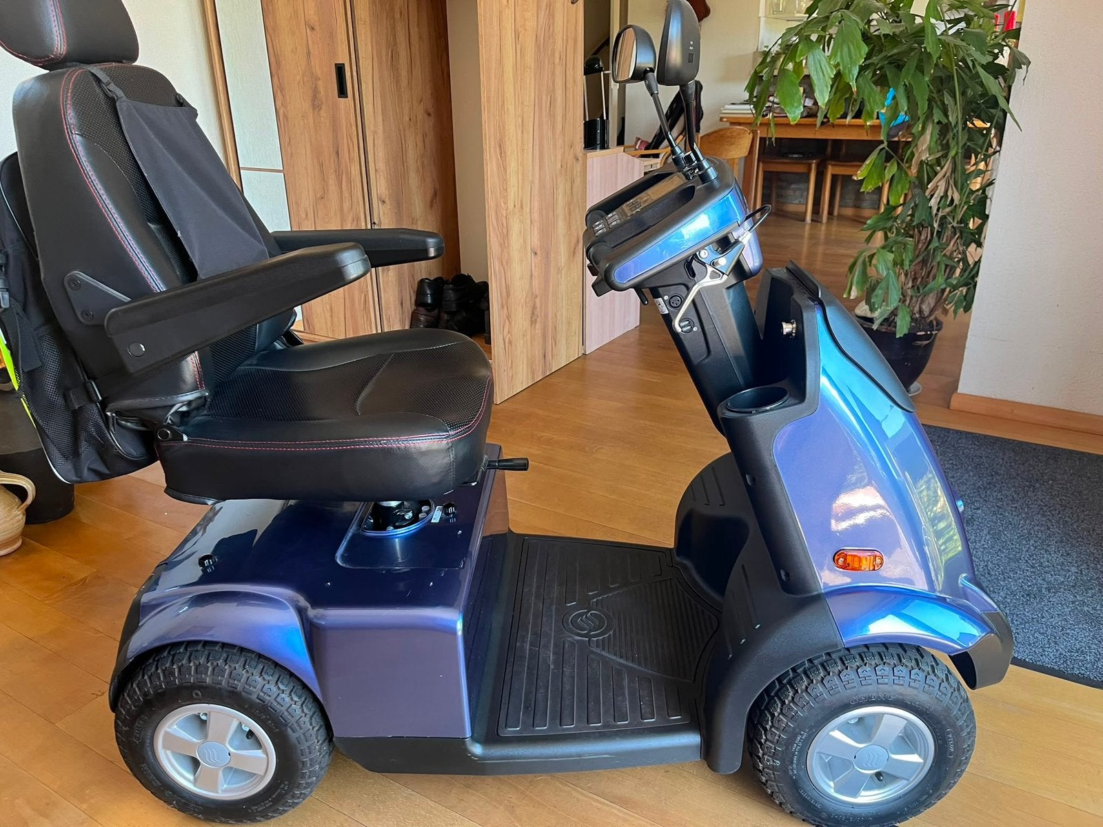 Scootmobiel z.g.a.n. Afikim Breeze C4 incl. Grote accu !, Ophalen, Zo goed als nieuw, 46 km of meer, 16 km/u of meer