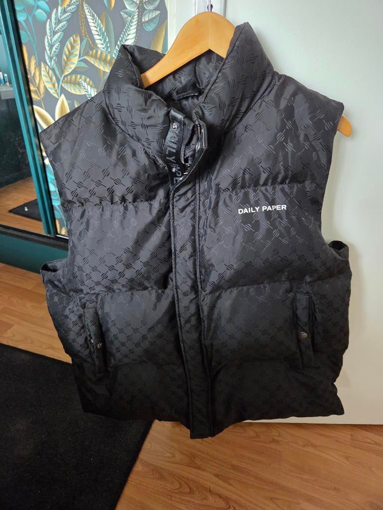 Daily Paper Puffer Bodywarmer Zwart - Maat XL, Zwart, Maat 46/48 (XL) of groter, Daily Paper, Ophalen of Verzenden