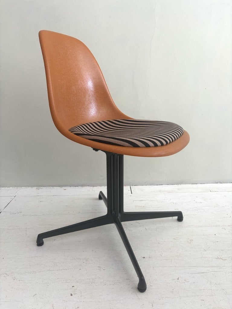 Vitra Eames Fiberglass Side Chair stoel La Fonda, bruin, Ophalen, Stof, Bruin, Scandinavian design