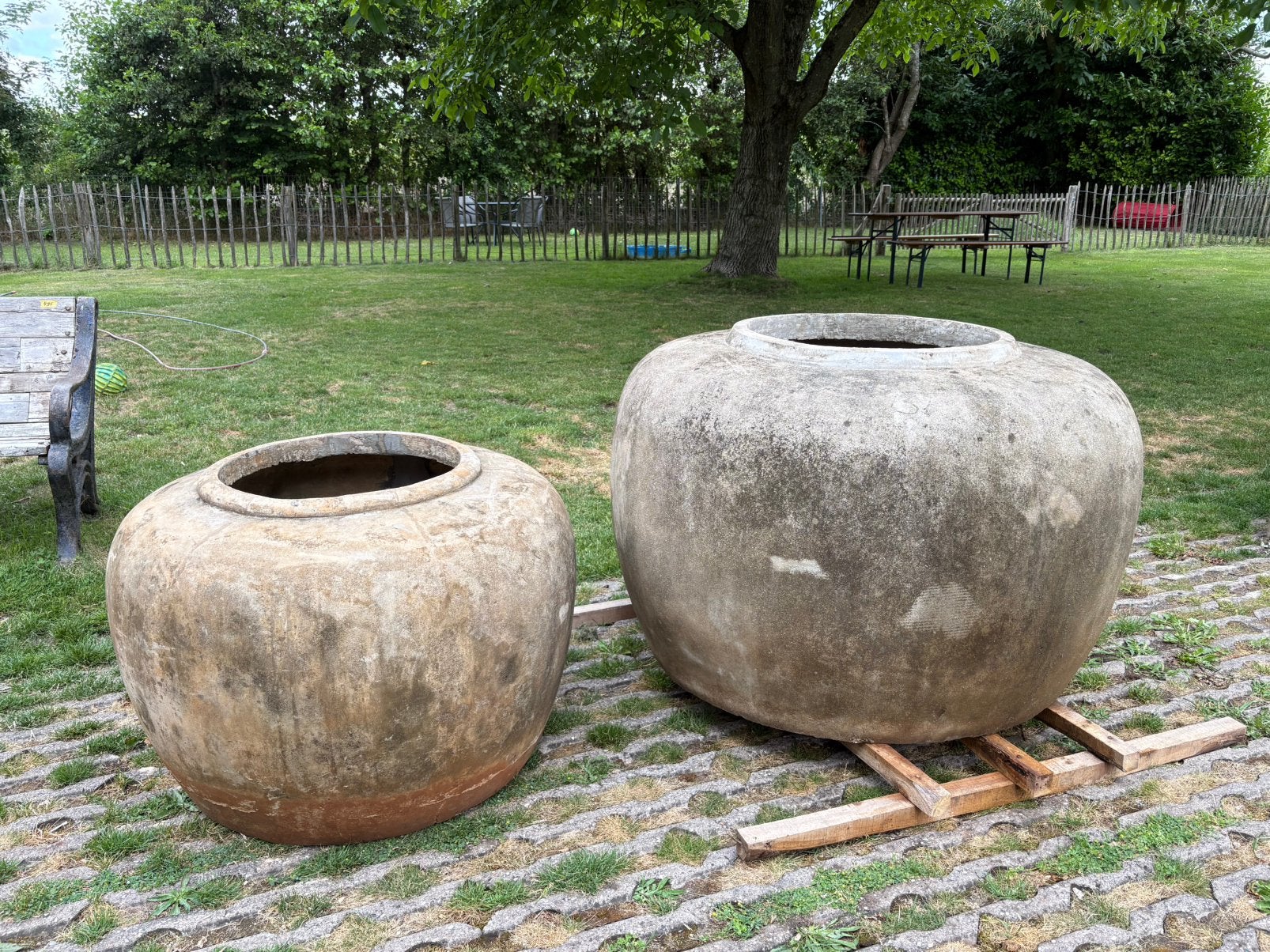 2 oude XXL potten uit Indonesië, Ophalen, Steen, Gebruikt, 40 cm of meer