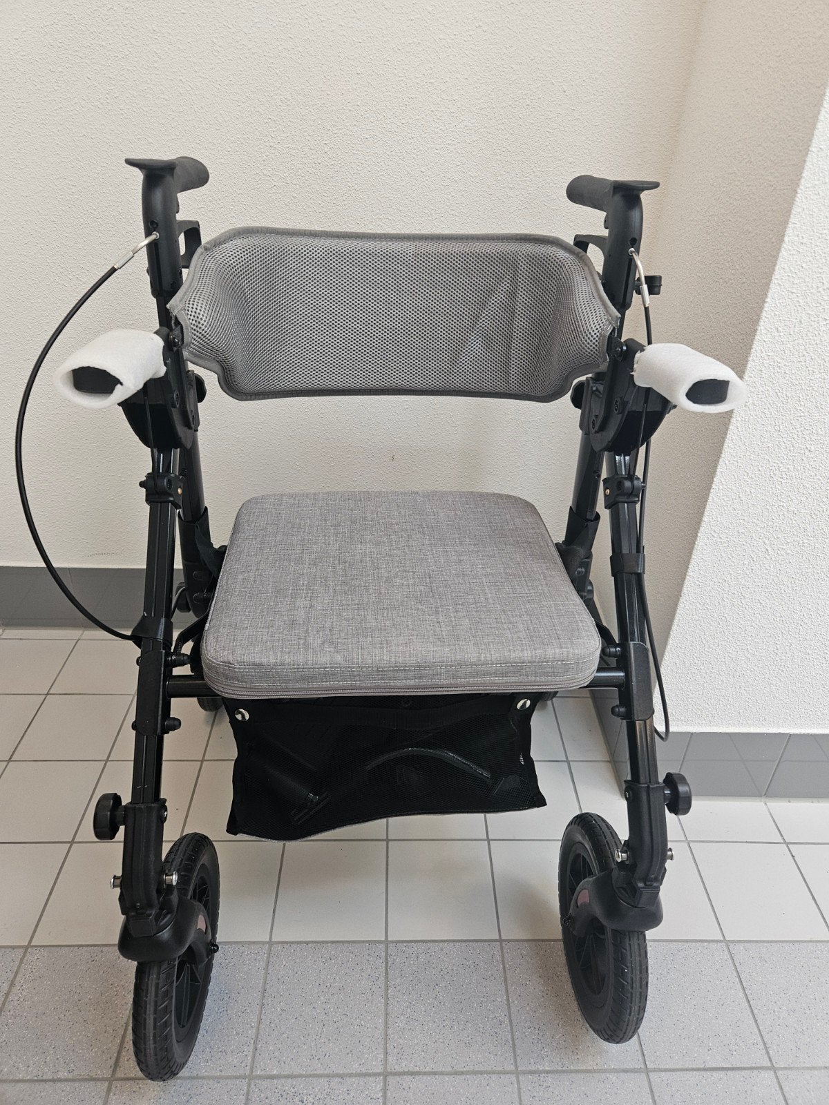 2 in 1 rolstoel rollator, Ophalen, Opvouwbaar