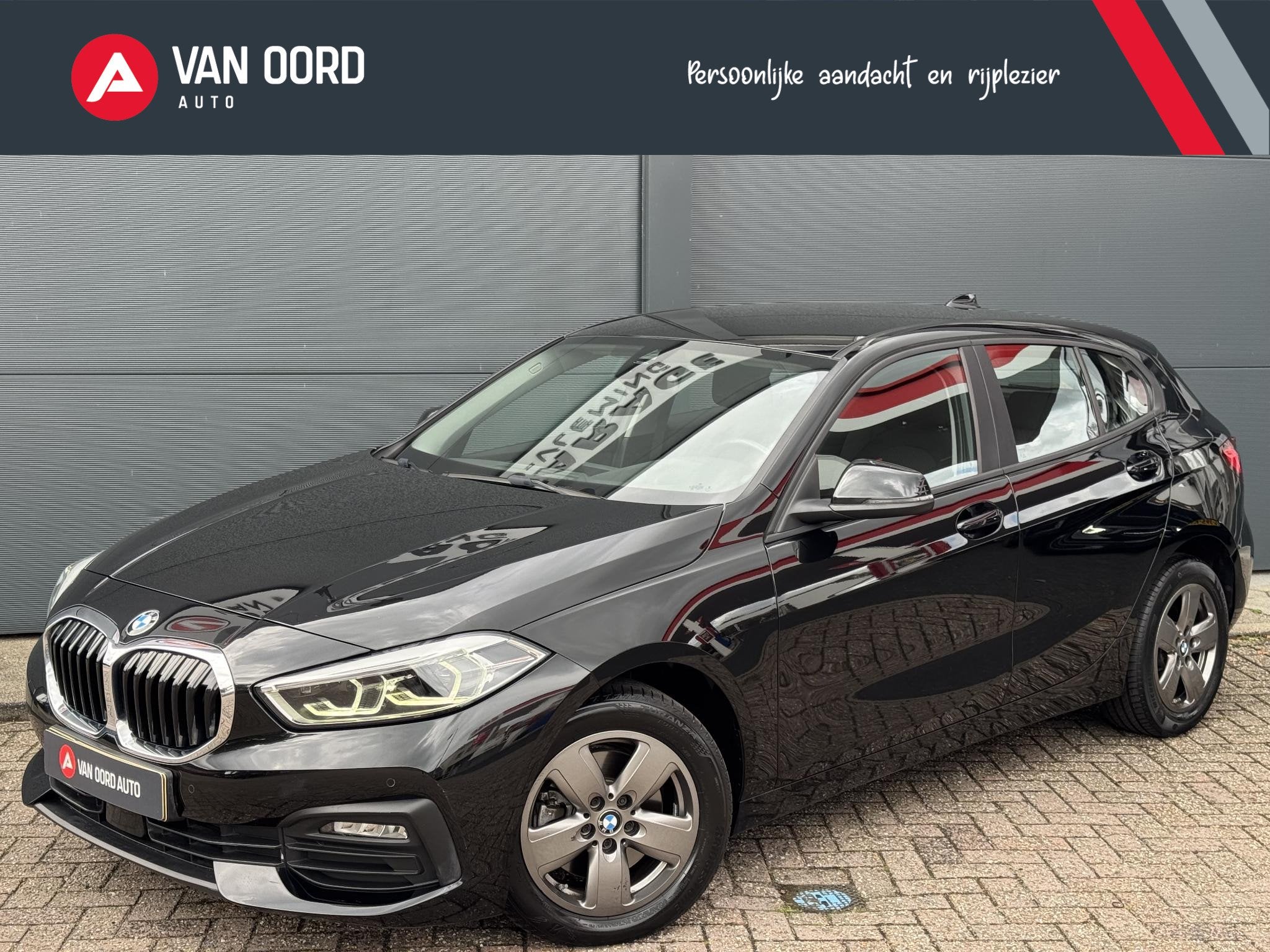 BMW 1-serie 118 Edition / Geen Import / 100% Onderhoud, Auto's, Gebruikt, Zwart, Origineel Nederlands, 3 cilinders