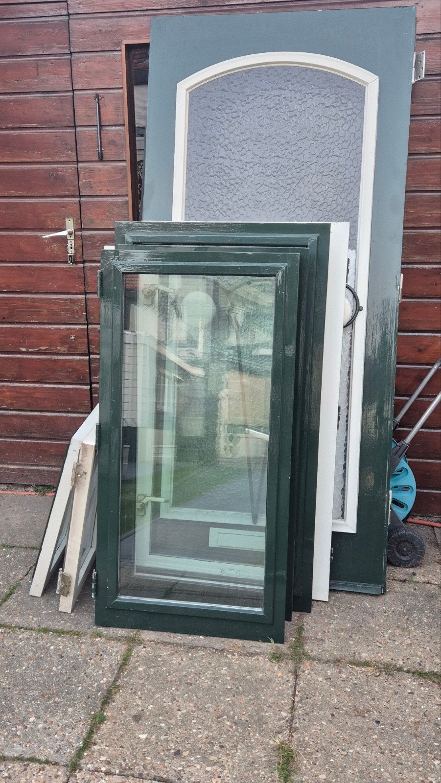 Houten Voordeur en Ramen (10 stuks) – Massief Meranti, Ophalen, Gevelraam of Ruit, Gebruikt, 80 tot 120 cm