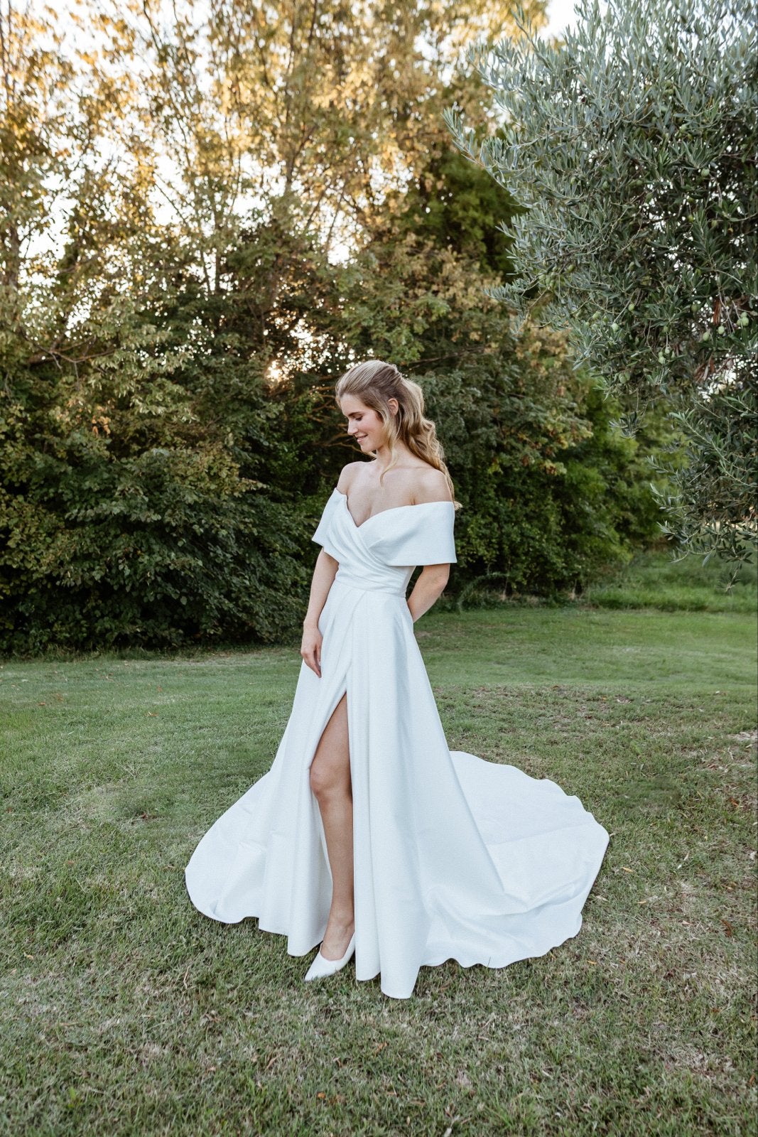 A-lijn trouwjurk, off-shoulder, designer maat 38, Ophalen of Verzenden, Zo goed als nieuw, Wit, Trouwjurk