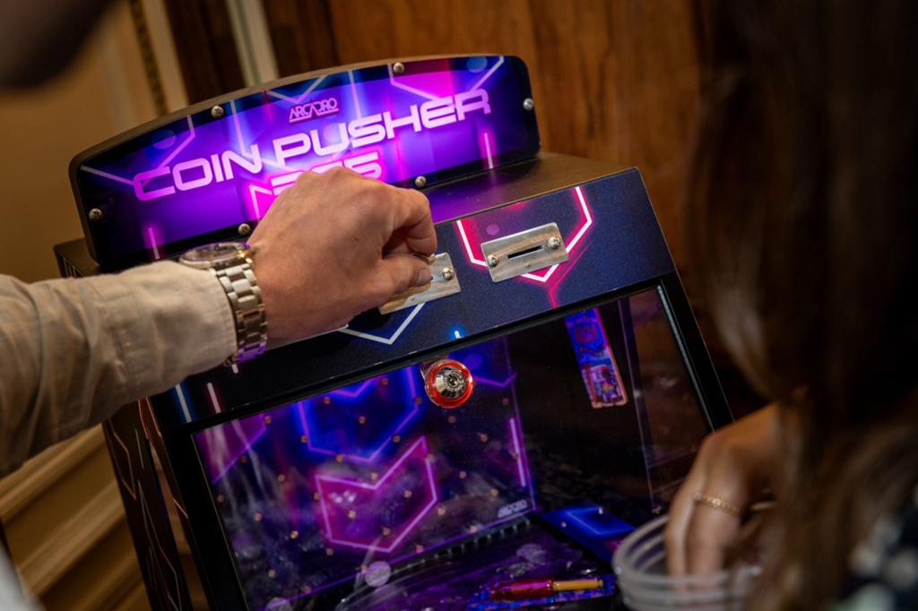 Coin Pusher 365 met muntjes! & punt kaartjes., Verzamelen, Automaten | Gokkasten en Fruitautomaten, Ophalen, Zo goed als nieuw