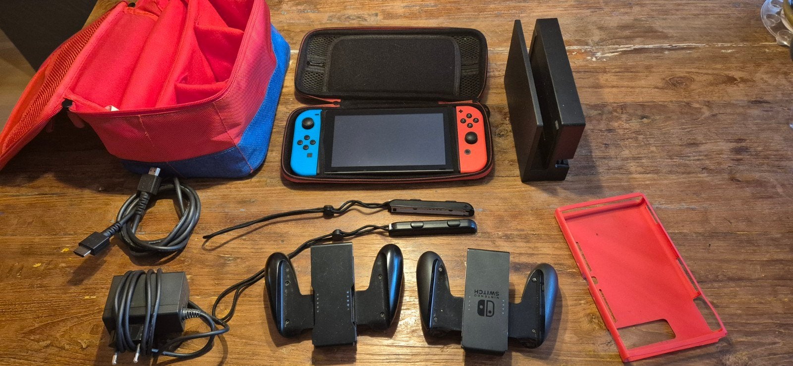Nintendo Switch (2023) met opberghoes en tas, Ophalen, Gebruikt, Met 2 controllers, Switch Original