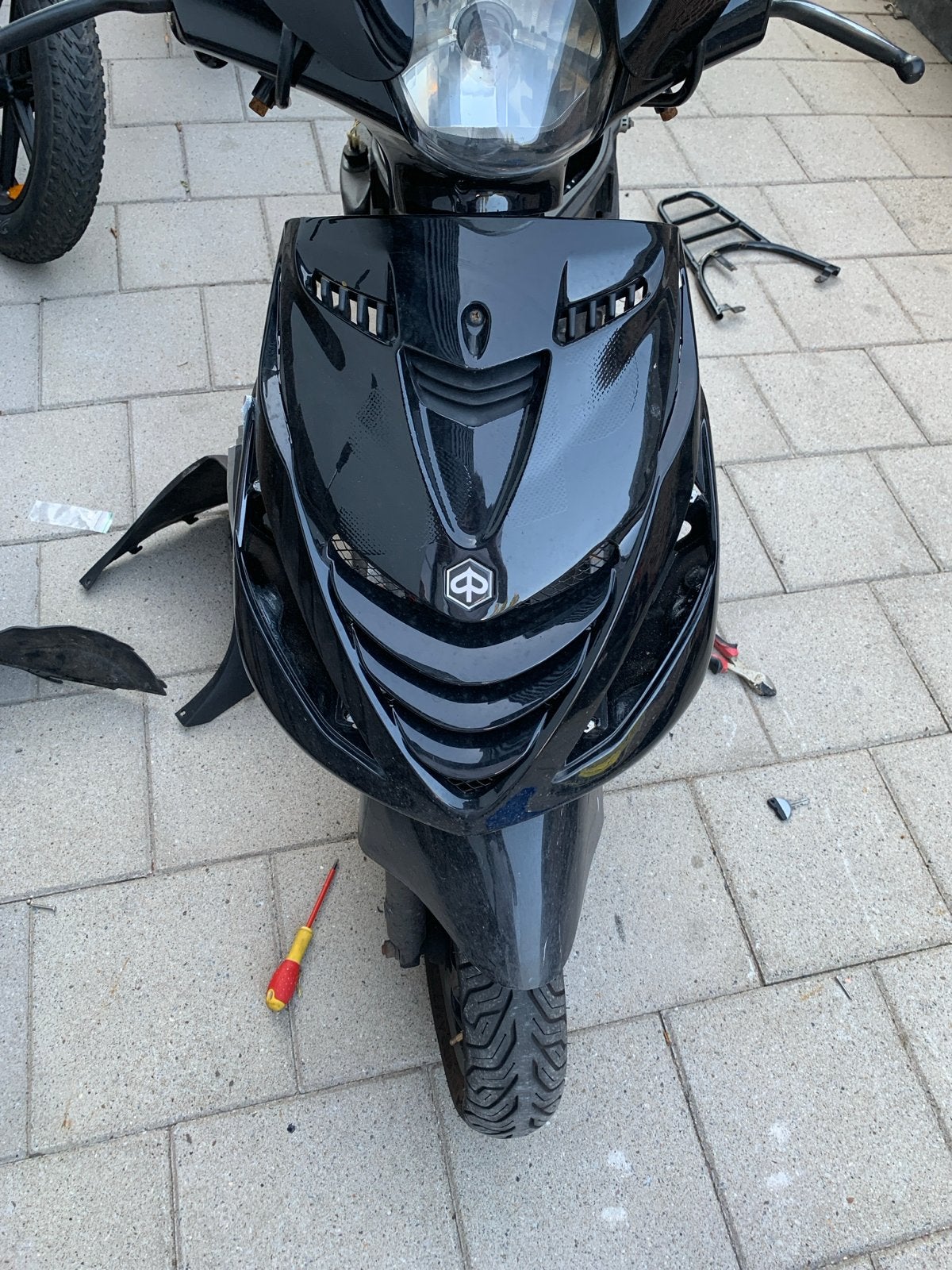 Zwarte voorkap Piaggio Zip - Zo goed als nieuw. Sp., Ophalen of Verzenden, Zo goed als nieuw, Kap, Piaggio
