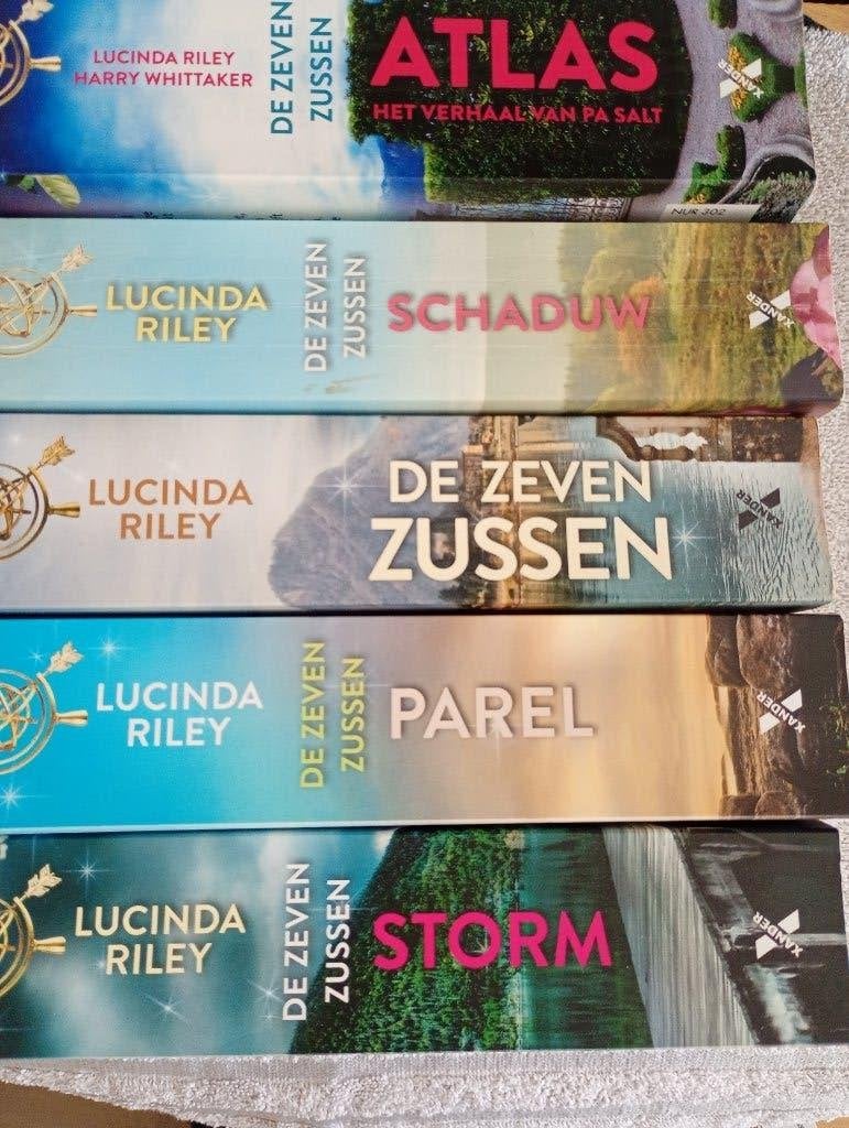 boeken, Boeken, Ophalen, Zo goed als nieuw, Lucinda Riley