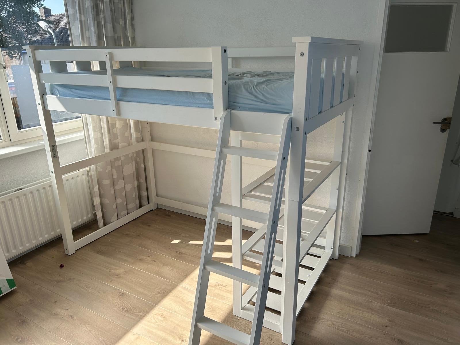 Hoogslaper eenpersoons met trap, kast en M-line matras, Ophalen, Gebruikt, Eenpersoons, 90 cm