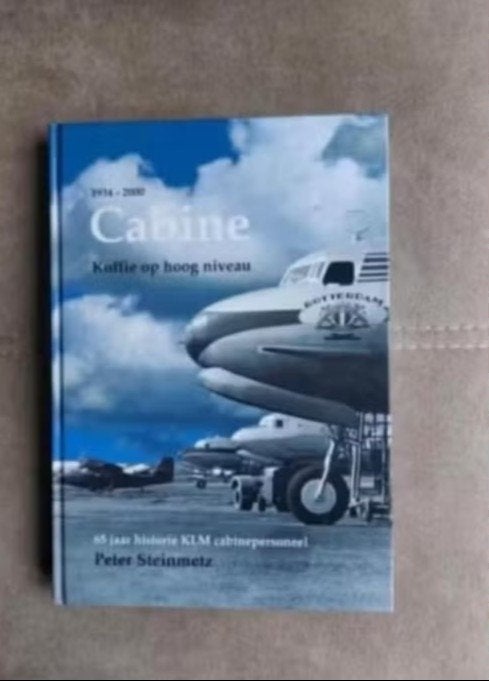 Cabine-Koffie op hoog niveau (KLM Cabinepersoneel)Gesigneerd, Ophalen of Verzenden, Zo goed als nieuw, Boek of Tijdschrift