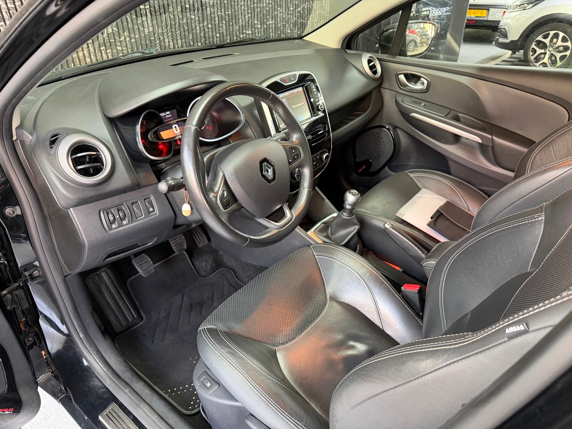 Renault Clio Estate 0.9 TCe Iconic Camera | Navi |, Gebruikt, Euro 6, 580 kg, 1064 kg