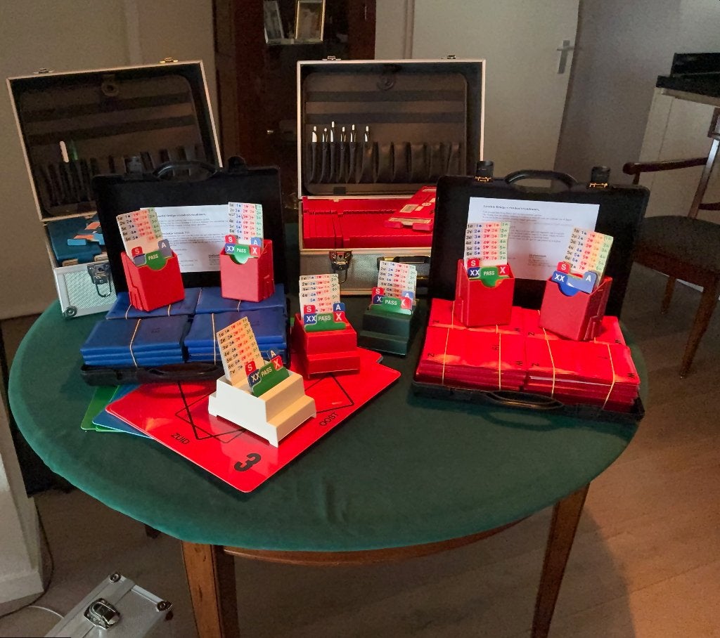 Complete Bridge Set met Boeken en Accessoires, Drie of vier spelers, Ophalen, Gebruikt, Diverse