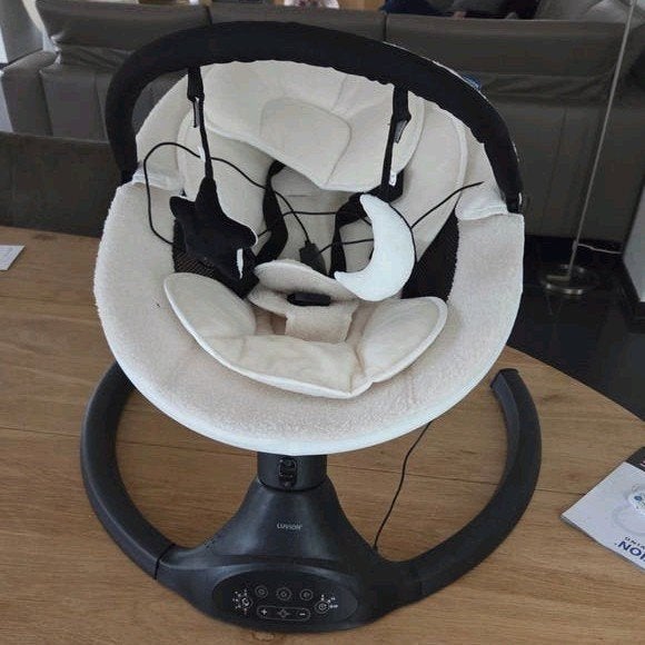 Luvion Baby Swing met afstandsbediening, Ophalen, Zo goed als nieuw