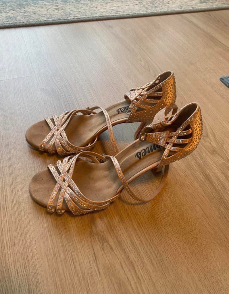 Danshakken bachata/salsa van ERMES dance maat 42, Ophalen of Verzenden, Zo goed als nieuw, Schoenen