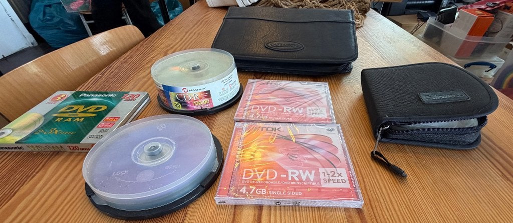 Cd’s dvd en cd mappen, Ophalen, Zo goed als nieuw