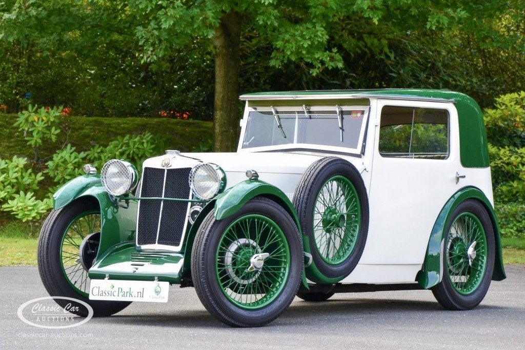 Mg F F-Type	Magna Salonette  - ONLINE AUCTION, Gebruikt, 4 stoelen, Wit, Bedrijf