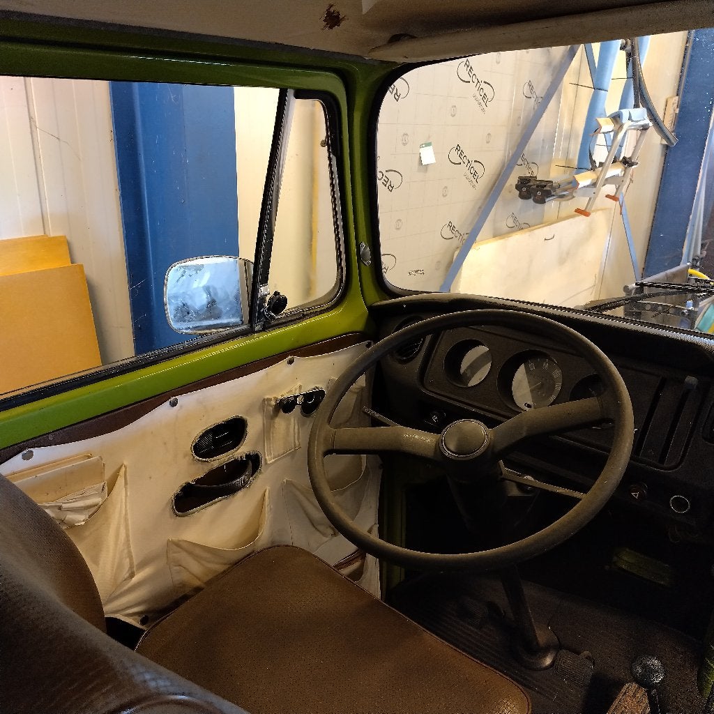 Foto 14 van Volkswagen T2 Kampeerauto 1978 Amescador