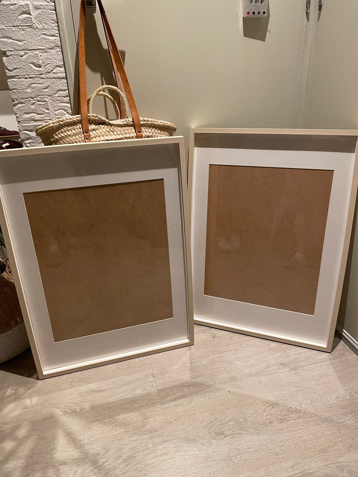 IKEA Hovsta houten fotolijsten 2 stuks 50x70 cm, Ophalen, Gebruikt, Beige, Fotolijst