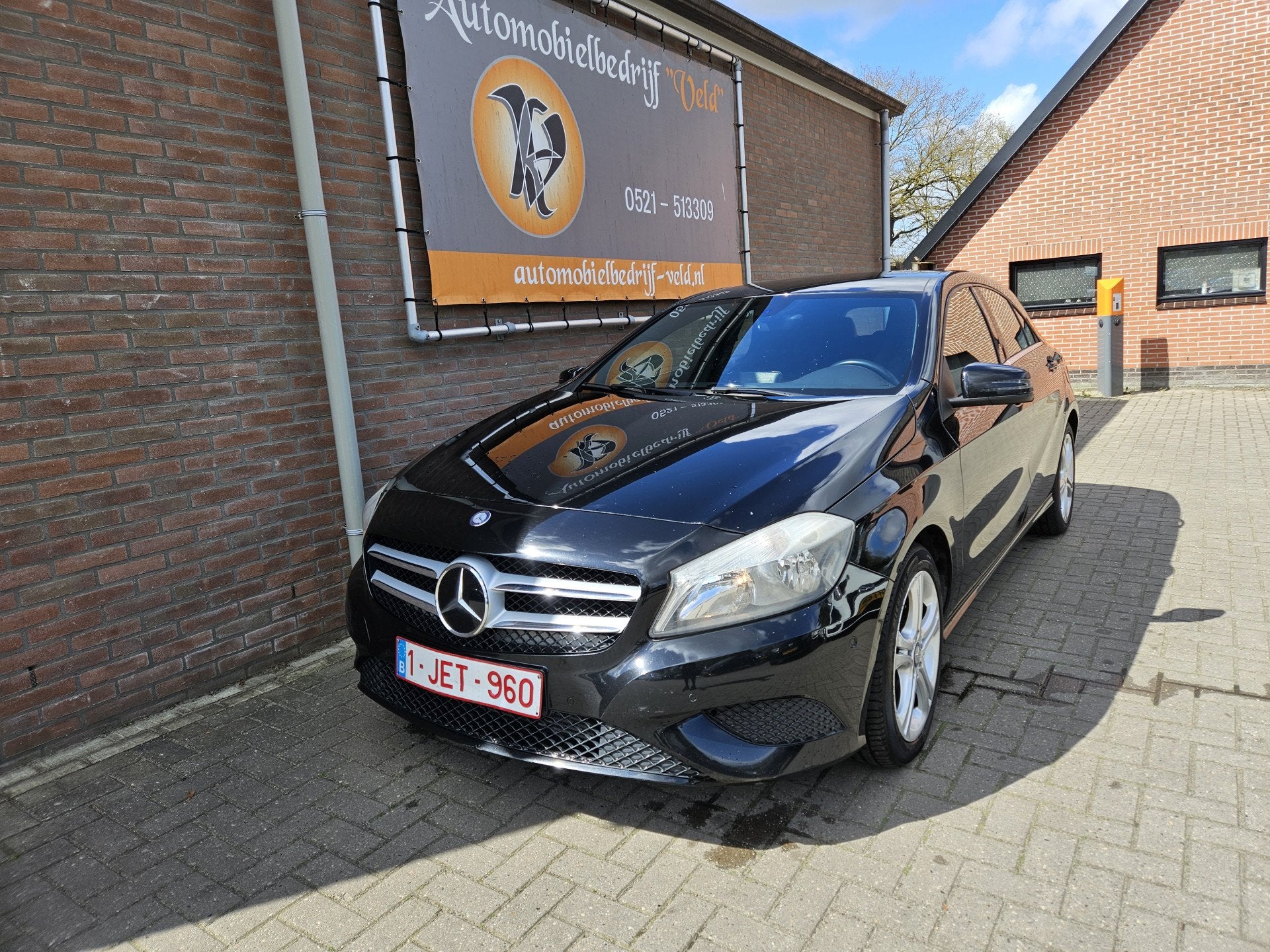 Mercedes-Benz A-Klasse 180 (bj 2013), Auto's, Metallic lak, Gebruikt, Zwart, Leder en Stof