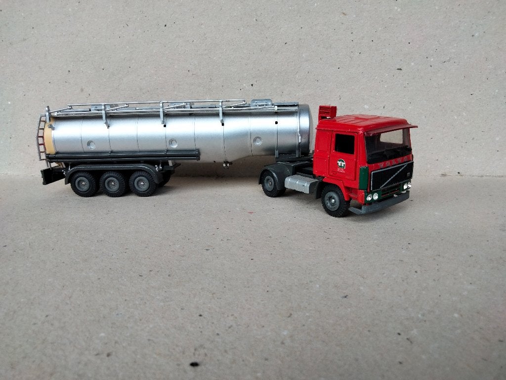 tekno  Volvo F10 Tankwagen - Gebruikt, Ophalen of Verzenden, Gebruikt, Bus of Vrachtwagen, Tekno